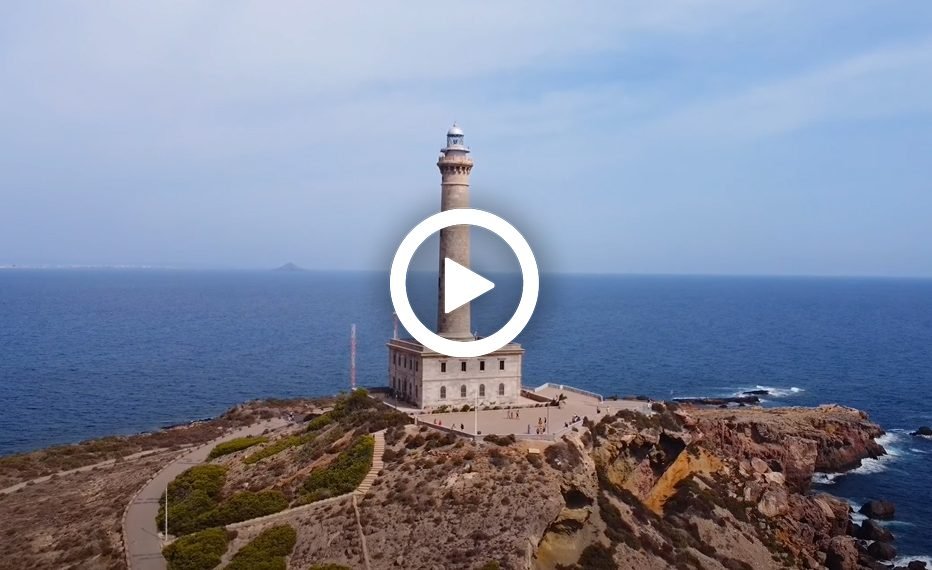Video. El faro de Cabo de Palos y alrededores a vista de dron.